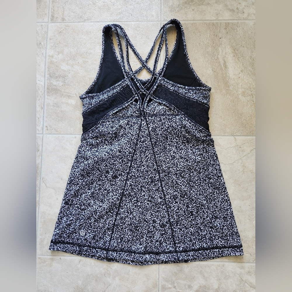 Lululemon Strap It Like It's Hot Tank - Size 6 - Picture 7 of 10